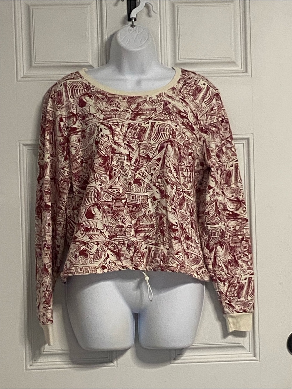 T42- HARRY POTTER Red TOILE Print HOGWARTS Pullover Sweater
